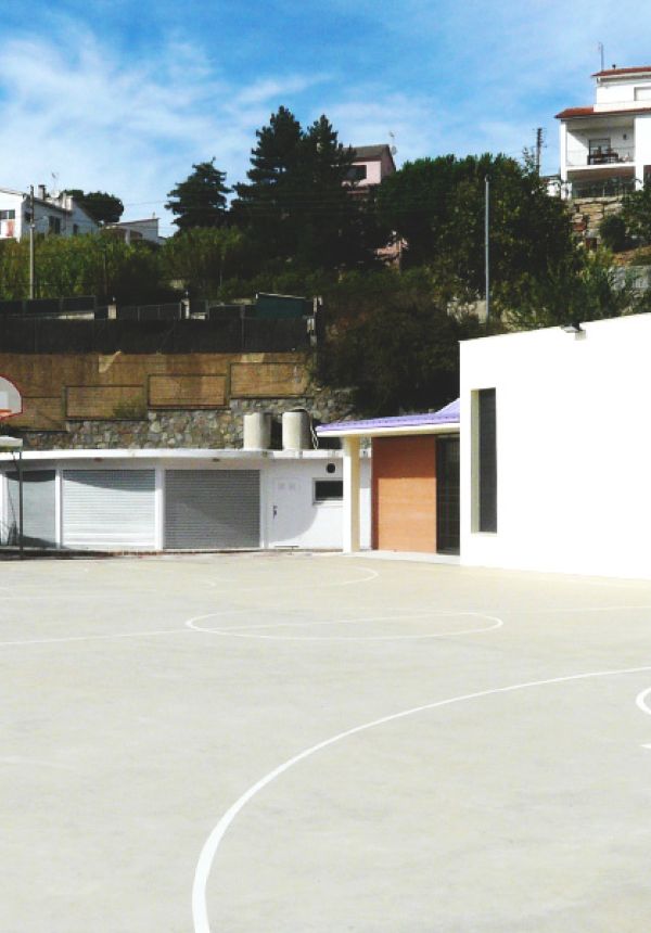 Pista de bàsquet en equipament de centre cívic